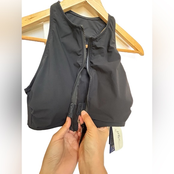 Free Sport by Gottex - Sexy Black Sports Bra - Picture 2 of 5